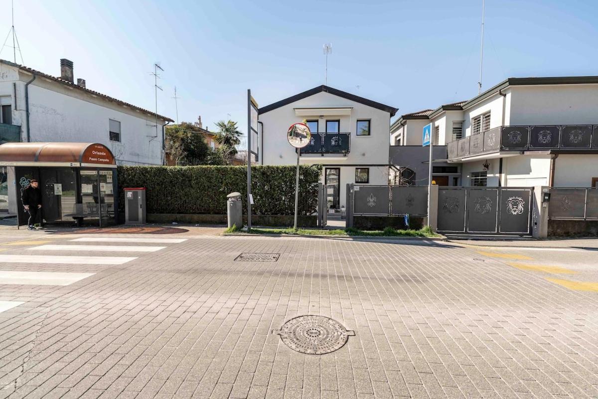 Сasa de vacaciones Stylish House Near With Parking *